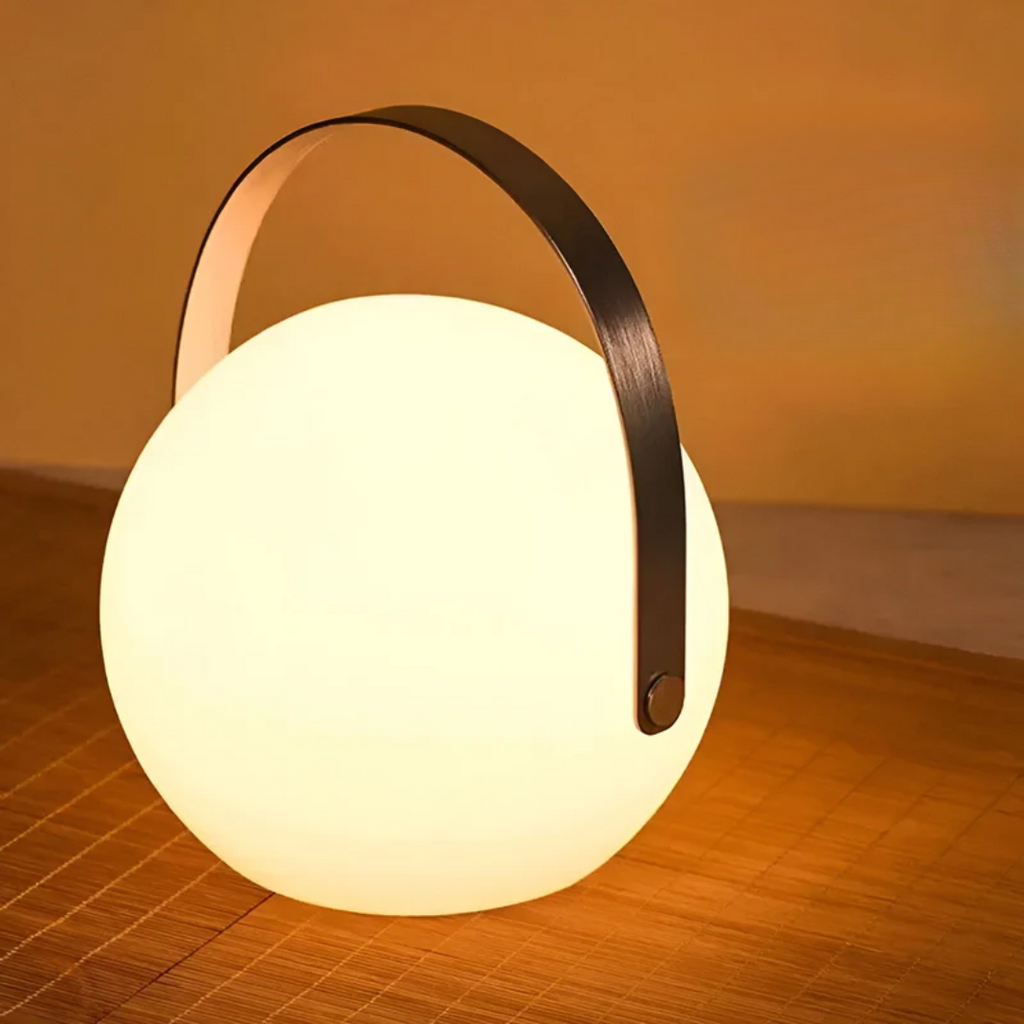 NOUVEAU RICHE Tragbare Wasserdichte Kabellose Tischlampe für Innen- und Außenbereich mit Flexibler Platzierung und Stilvollem Modernem Design B