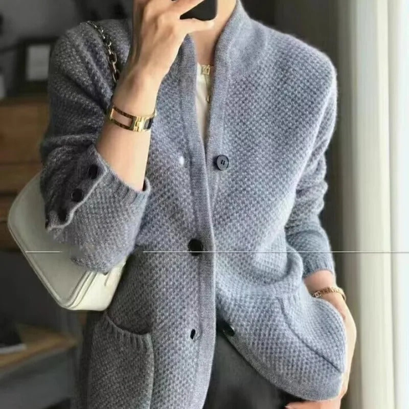 NOUVEAU RICHE Dicke Wolljacke für Damen aus Hochwertiger Wolle mit Klassischem Design für Stil und Wärme in Kalten Monaten Grau