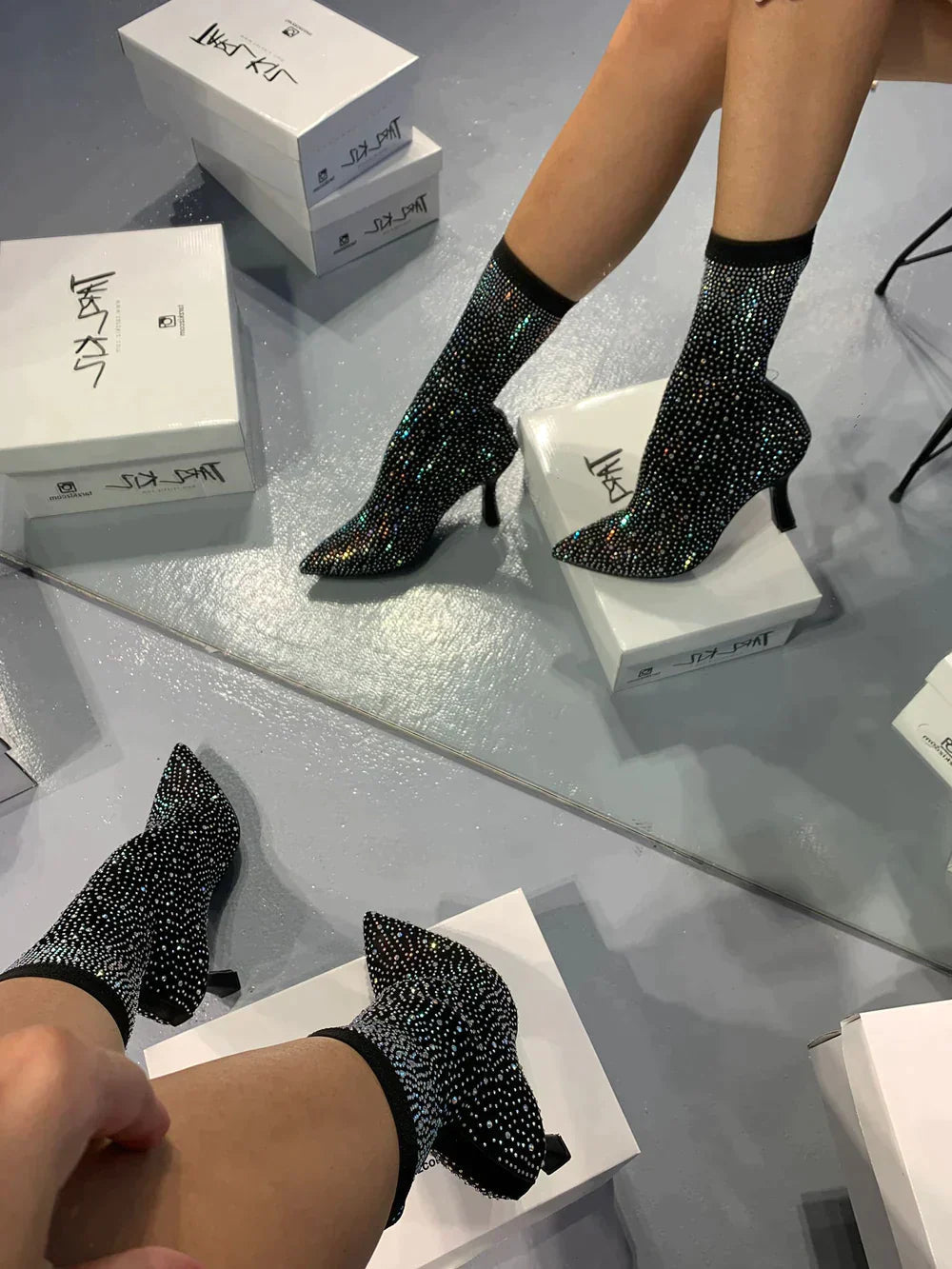 NOUVEAU RICHE Glitzernde Stiefeletten Für Damen Mit Ankle-Heel Design Elegante Glitzer-Finish Perfekt Für Abendliche Anlässe Und Feiern Schwarz