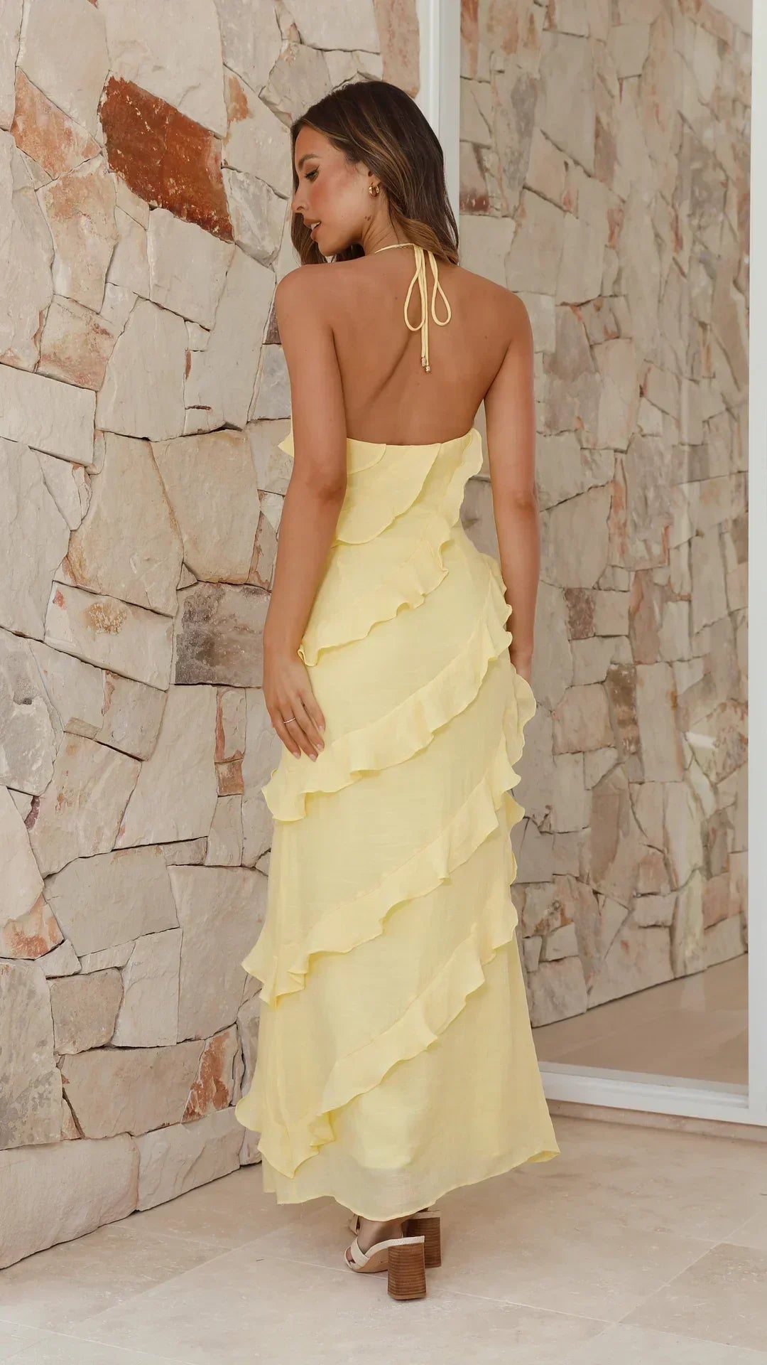 NOUVEAU RICHE Elegantes Festliches Damenkleid mit Rüschendetails für Sommerhochzeiten und Gartenpartys