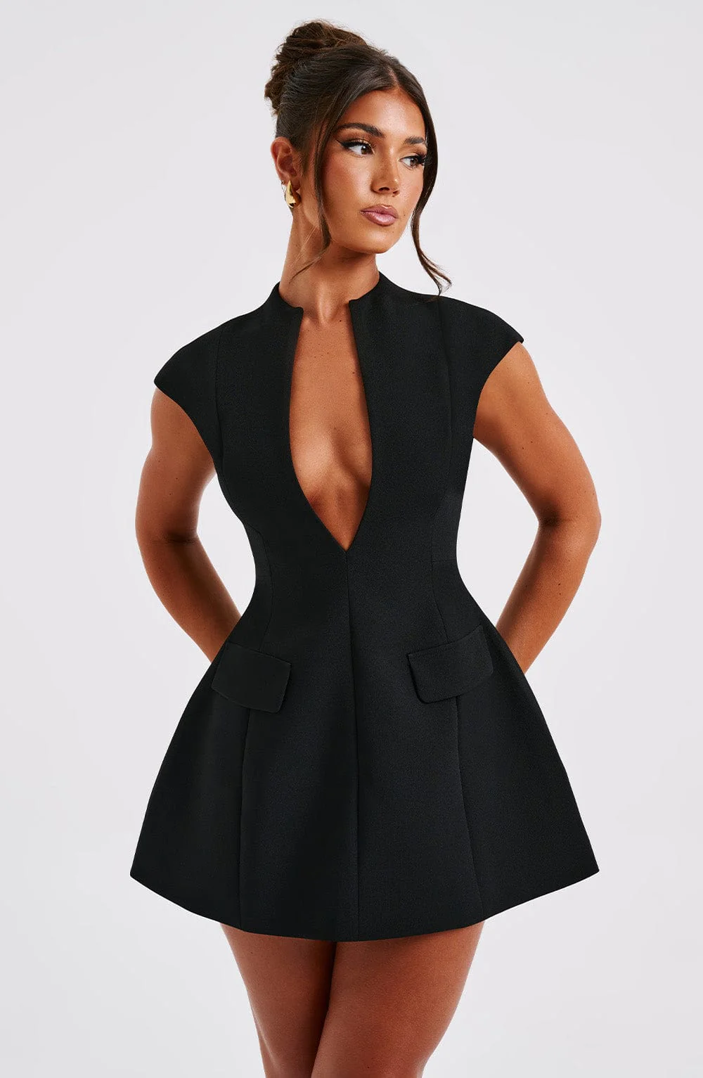 NOUVEAU RICHE Minikleid für Jeden Anlass Stilvolles und Bequemes Kleid für Abende und Brunch mit Freunden