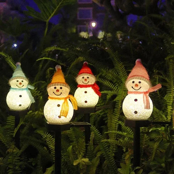NOUVEAU RICHE Solarbetriebene Schneemannlampe – Solar Gartenleuchte Schneemann, Weihnachtsdeko Aussen, 1+1 Gratis – SolarSnow