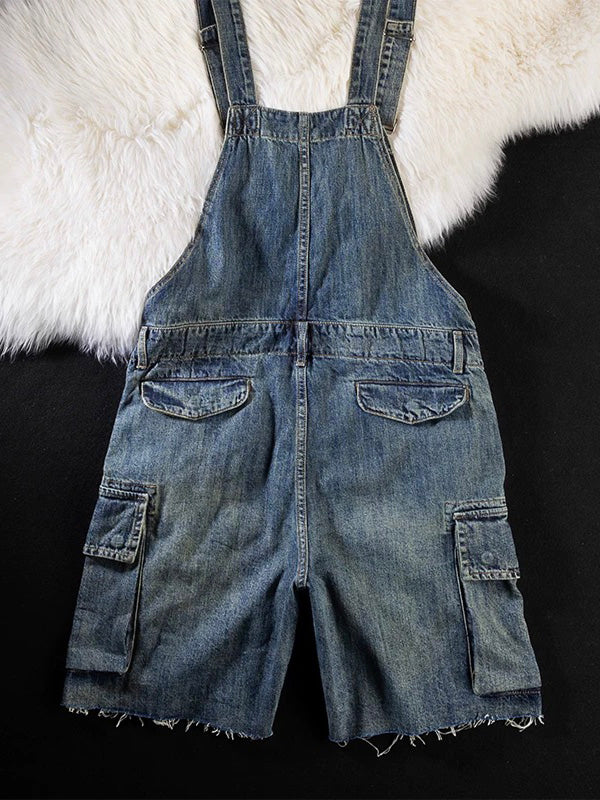 NOUVEAU RICHE Vintage Jeans Latzshorts für Damen mit Verstellbaren Trägern und Lockerem Schnitt im Gebrochenen Denim Stil