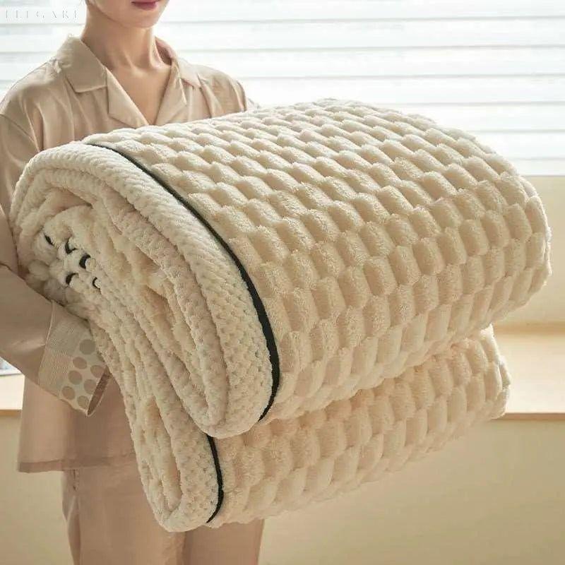 NOUVEAU RICHE Dicke Korallfleece-Decke – Weich, Warm und Wendbar für Innen- und Außenbereich, Erhältlich in verschiedenen Größen