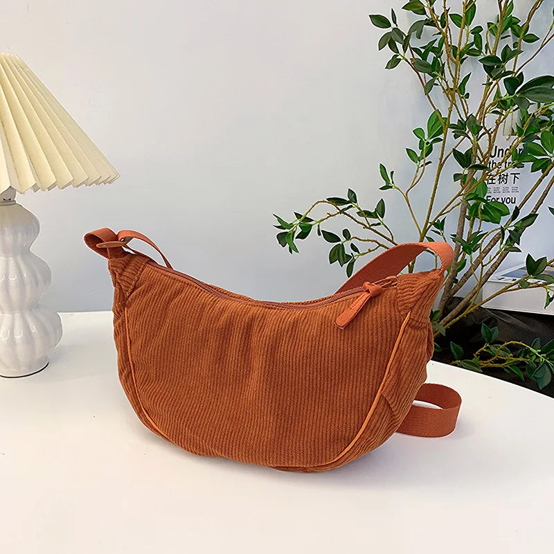 NOUVEAU RICHE Cord Umhängetasche Aus Weichem Samtartigen Cord Für Damen Mit Praktischer Funktionalität Und Zeitlosem Stil Dunkelorange