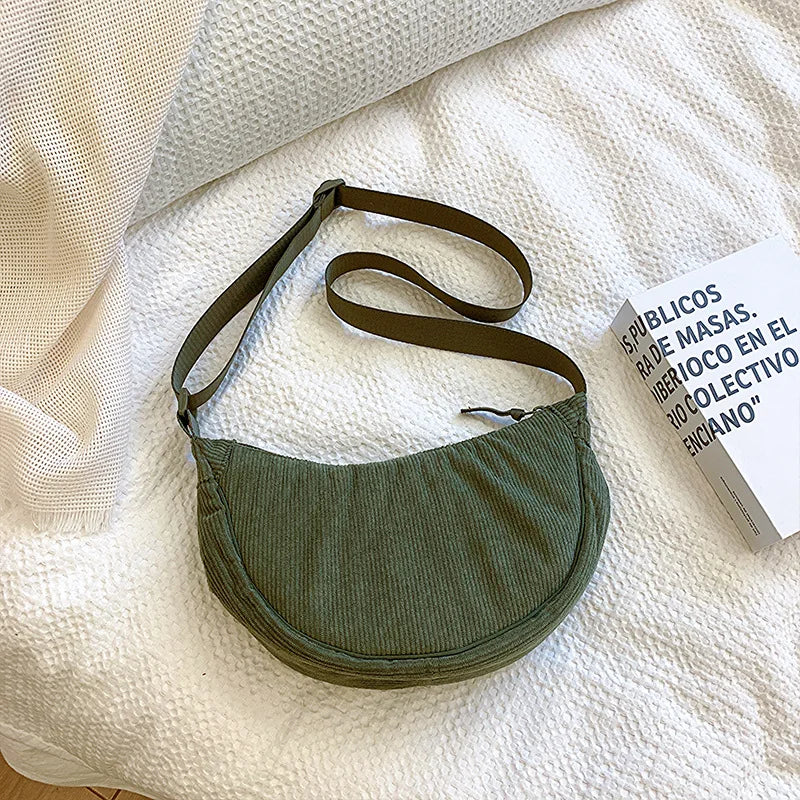 NOUVEAU RICHE Cord Umhängetasche Aus Weichem Samtartigen Cord Für Damen Mit Praktischer Funktionalität Und Zeitlosem Stil