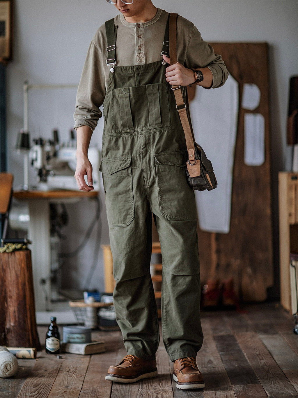 NOUVEAU RICHE Crafter Latzhose Aus 100 Prozent Schwerer Baumwolle Robuster Schutz Und Atmungsaktive Passform Für Komfort Und Bewegungsfreiheit Armeegrün