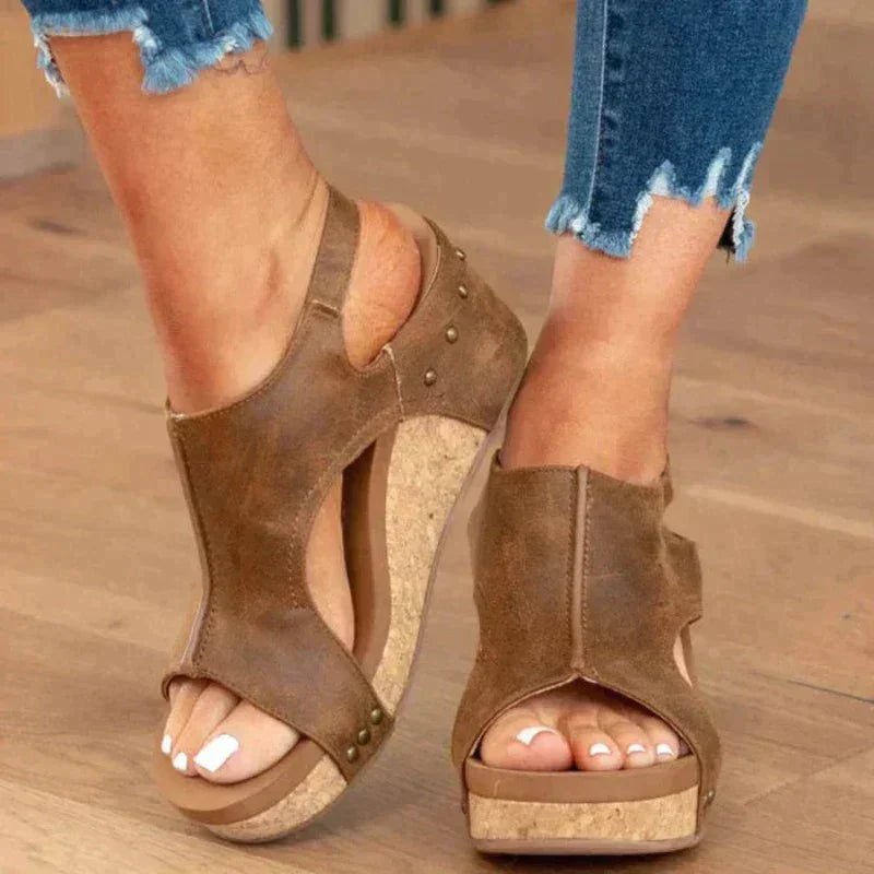 NOUVEAU RICHE Ledersandale Damen Keilabsatz Komfortfußbett Beige Braun