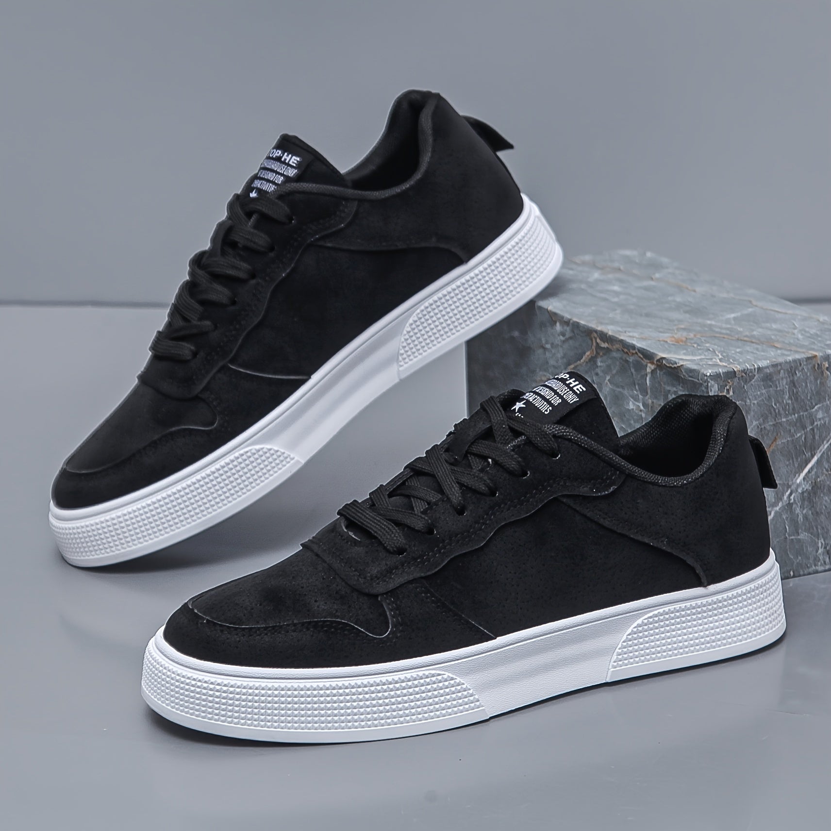 NOUVEAU RICHE Einfarbige Low Top Herren Sneaker PU Obermaterial Alltag Y568-schwarz