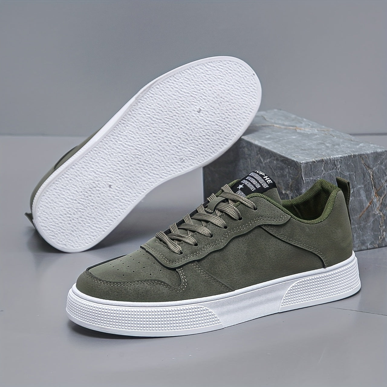 NOUVEAU RICHE Einfarbige Low Top Herren Sneaker PU Obermaterial Alltag