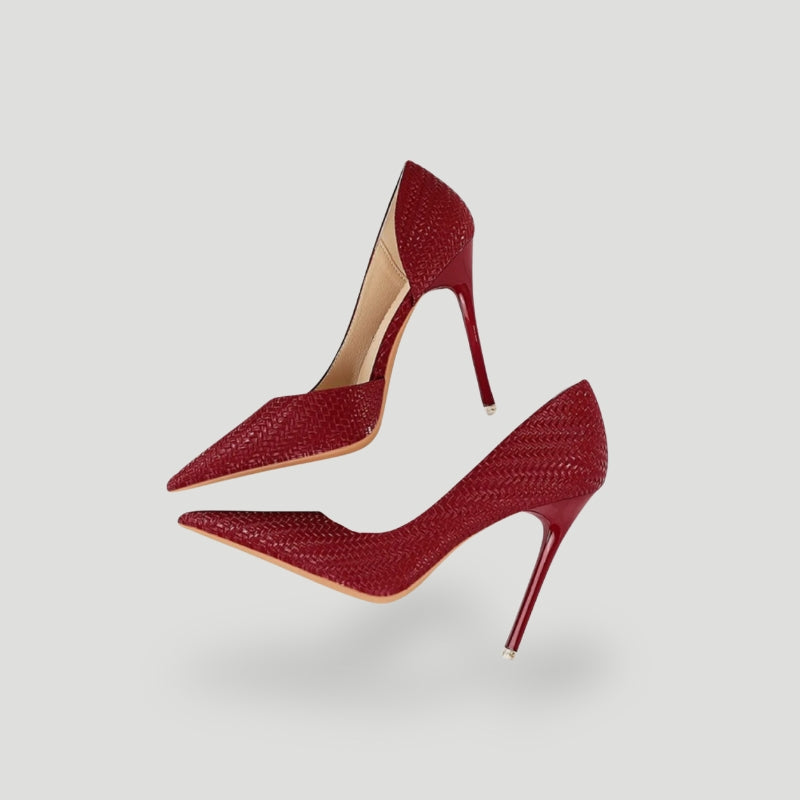 NOUVEAU RICHE Damen Stilettos Mit Spitz Zehenpartie Und Strukturiertem Luxus Finish Elegante Slip On Passform Für Ein Raffiniertes Auftreten Dunkelrot 40