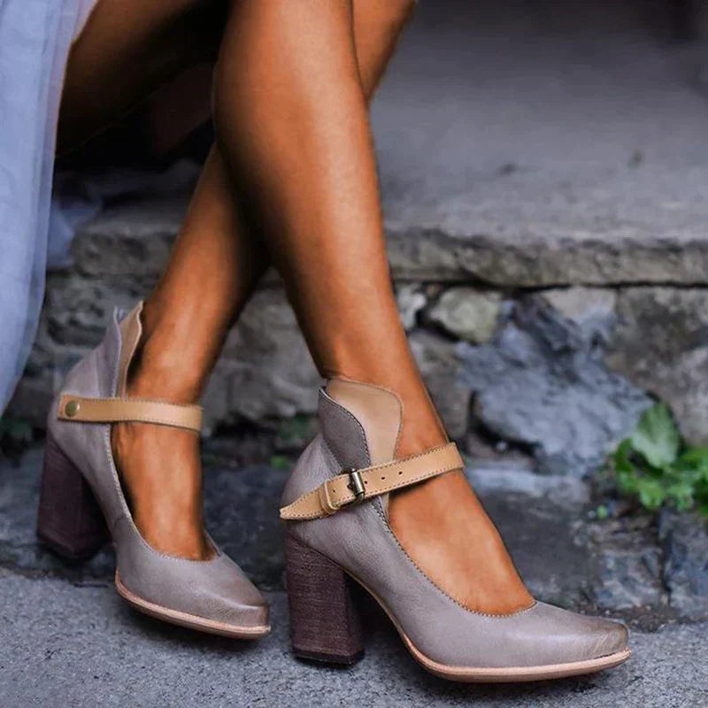 NOUVEAU RICHE Damen Blockabsatzschuhe Lederoptik Mit Knöchelriemen Geschlossene Zehenpartie Elegante Passform Für Stilbewusste Frauen Grau