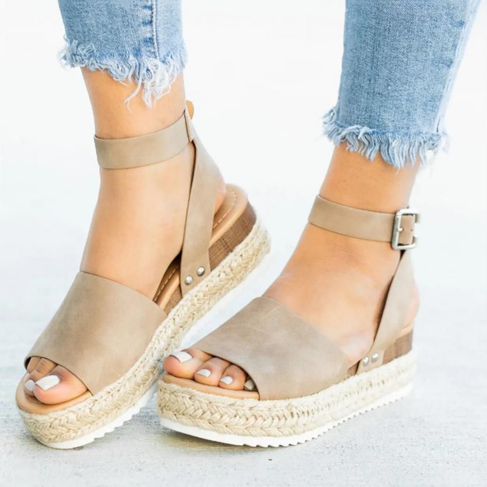 NOUVEAU RICHE Damen Sommersandalen Offene Zehen Fesselriemen 5cm Plateau Khaki