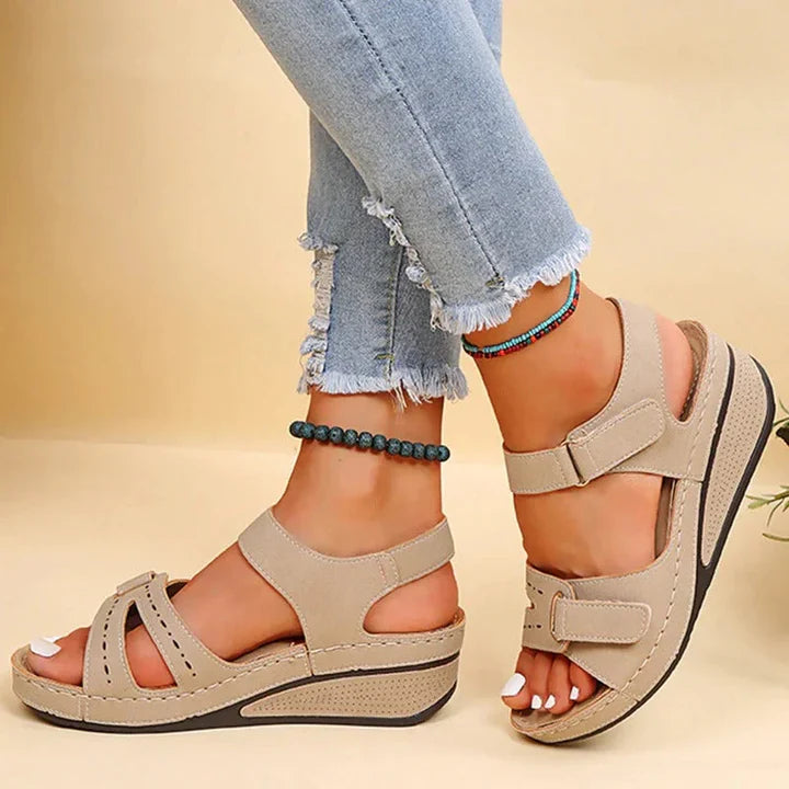 NOUVEAU RICHE Damen Slip-On Sandalen – Fußgewölbeunterstützung & Atmungsaktiv