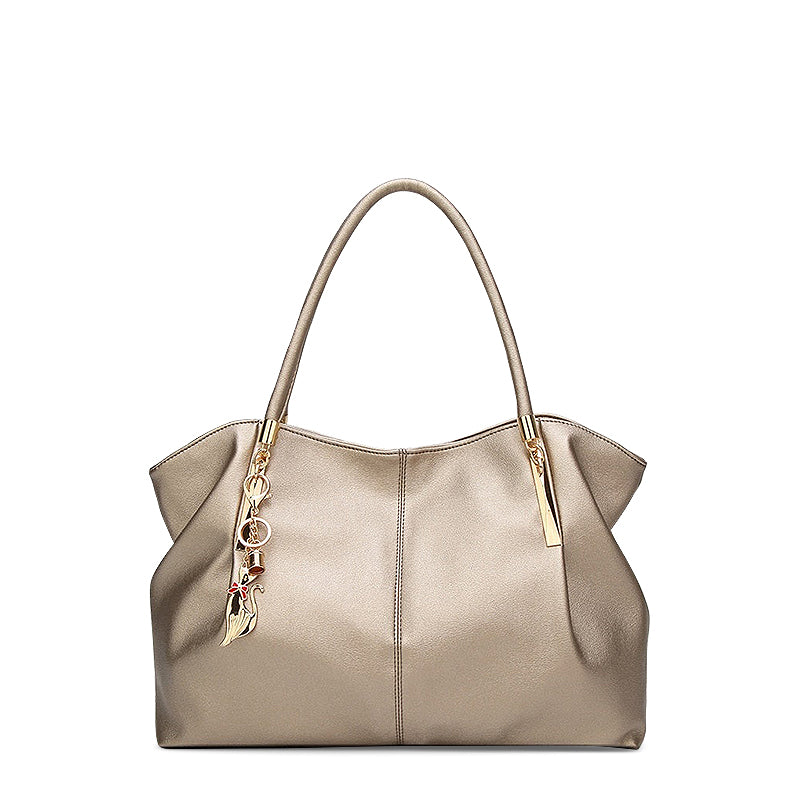 NOUVEAU RICHE Handtasche Aus Hochwertigem Veganem Leder Mit Weichem Innenfutter Und Goldfarbenen Metallelementen Gold