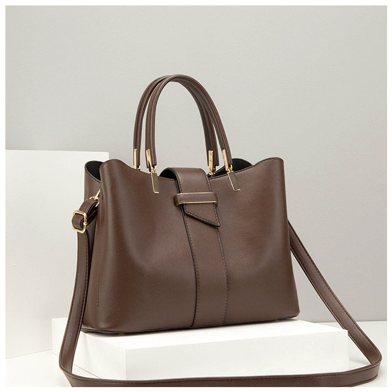NOUVEAU RICHE Vegane Leder Handtasche Mit Goldfarbenen Metallteilen 31 cm Stilvolles Und Funktionales Accessoire
