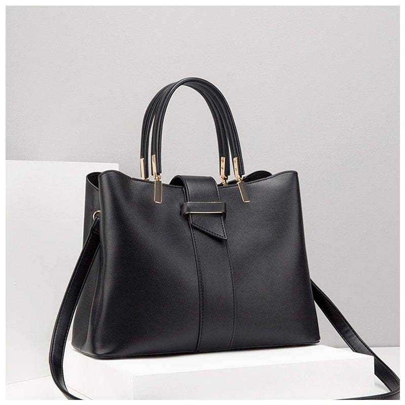 NOUVEAU RICHE Vegane Leder Handtasche Mit Goldfarbenen Metallteilen 31 cm Stilvolles Und Funktionales Accessoire