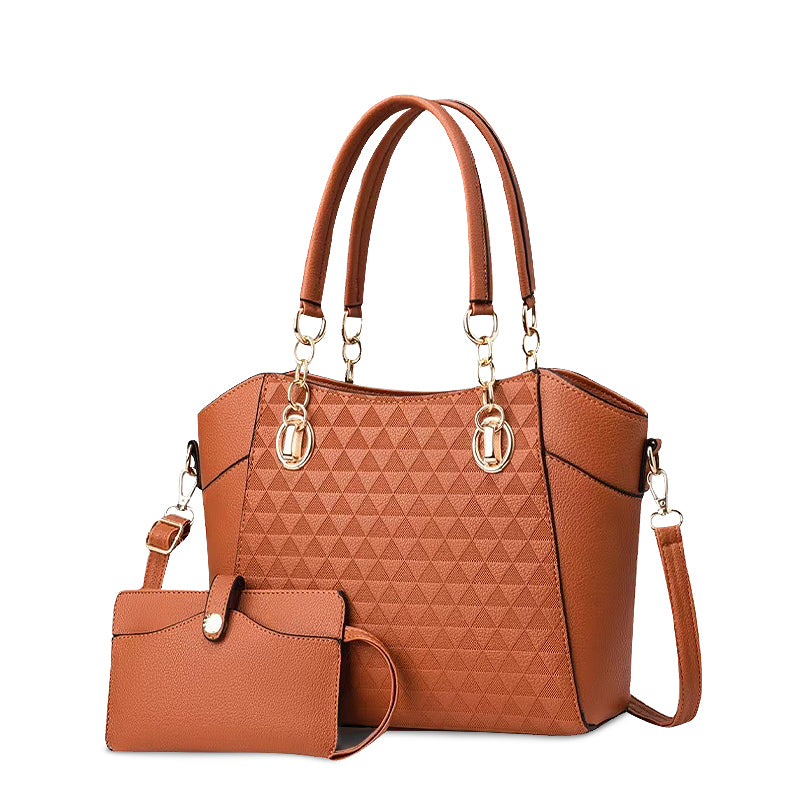NOUVEAU RICHE Die Andrea Tragetasche Aus Hochwertigem Veganem Leder Mit Weichem Innenfutter Und Goldfarbenen Metallelementen hellbraun