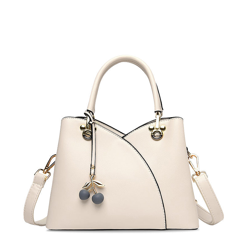 NOUVEAU RICHE Camryn Handtasche Aus Hochwertigem Veganem Leder Mit Goldfarbenen Metallteilen Stylische Und Funktionale Tasche Für Jedes Outfit Off White