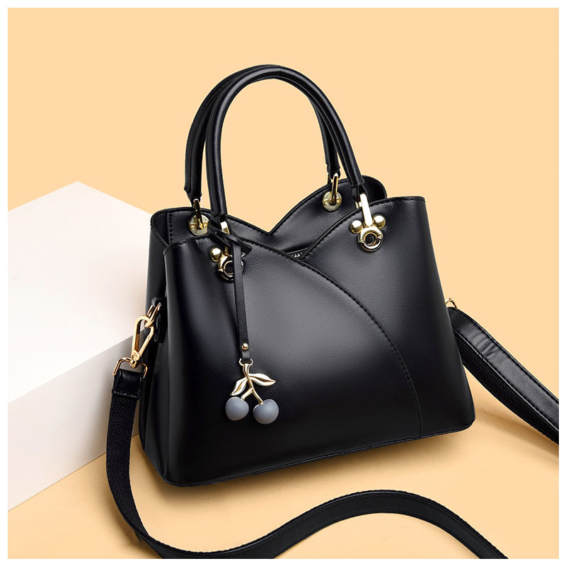 NOUVEAU RICHE Camryn Handtasche Aus Hochwertigem Veganem Leder Mit Goldfarbenen Metallteilen Stylische Und Funktionale Tasche Für Jedes Outfit