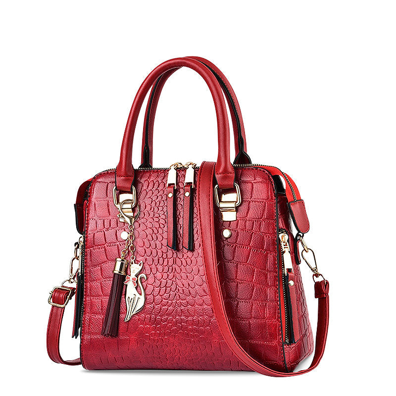 NOUVEAU RICHE Stylische Handtasche Aus 100 Prozent Hochwertigem Veganem Leder Mit Goldfarbenen Metallakzenten Ideal Für Jeden Anlass Rot