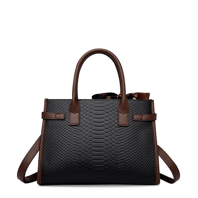 NOUVEAU RICHE Handtasche Aus Hochwertigem Veganem Leder Mit Goldfarbenen Metallteilen 28 cm Stilvolles Und Funktionales Accessoire Ideal Für Jedes Outfit