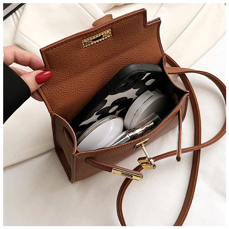 NOUVEAU RICHE Stilvolle Handtasche Aus Hochwertigem Veganem Leder Mit Weichem Innenfutter Und Goldfarbenen Metallteilen