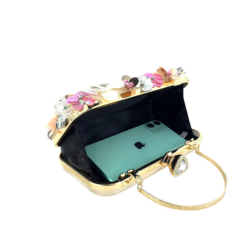 NOUVEAU RICHE Vegane Leder Clutch Tasche mit Weichem Innenfutter und Goldfarbenen Metallteilen für Stilvolle Abendveranstaltungen