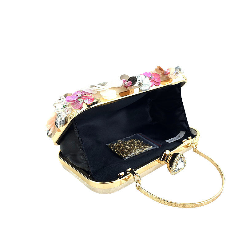 NOUVEAU RICHE Vegane Leder Clutch Tasche mit Weichem Innenfutter und Goldfarbenen Metallteilen für Stilvolle Abendveranstaltungen