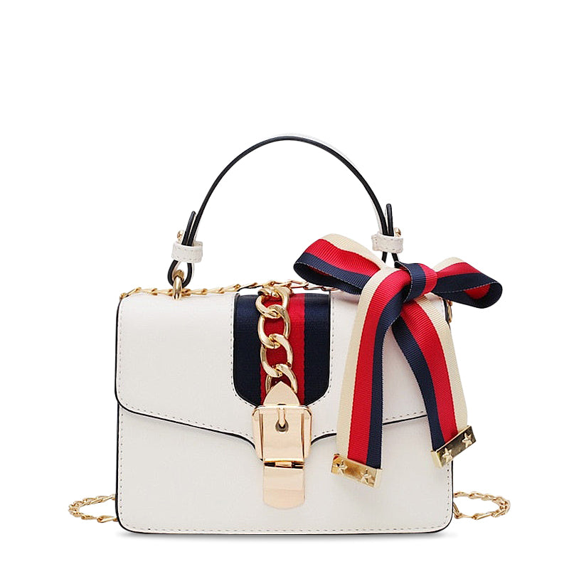NOUVEAU RICHE Stylische Crossbody Tasche Aus Hochwertigem Veganem Leder Mit Weichem Innenfutter Und Goldfarbenen Metallakzenten Weiß