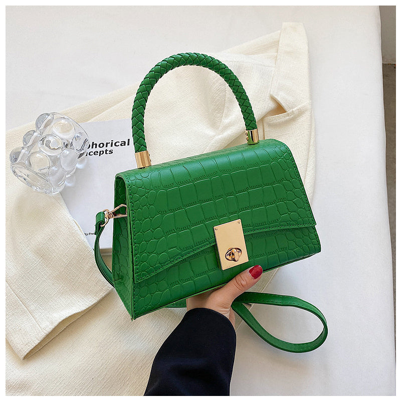 NOUVEAU RICHE Stilvolle Vegan Ledertasche Mit Goldfarbenen Metallteilen Ideal Für Jeden Anlass