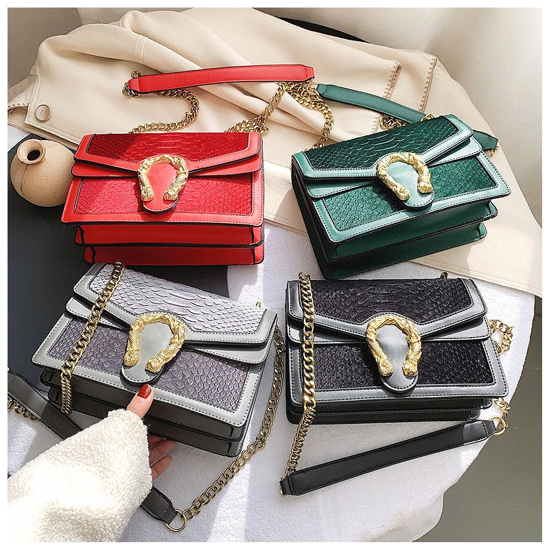 NOUVEAU RICHE Stilvolle Crossbody Bag Aus 100 Prozent Hochwertigem Veganem Leder Mit Weichem Innenfutter Und Goldfarbenen Details