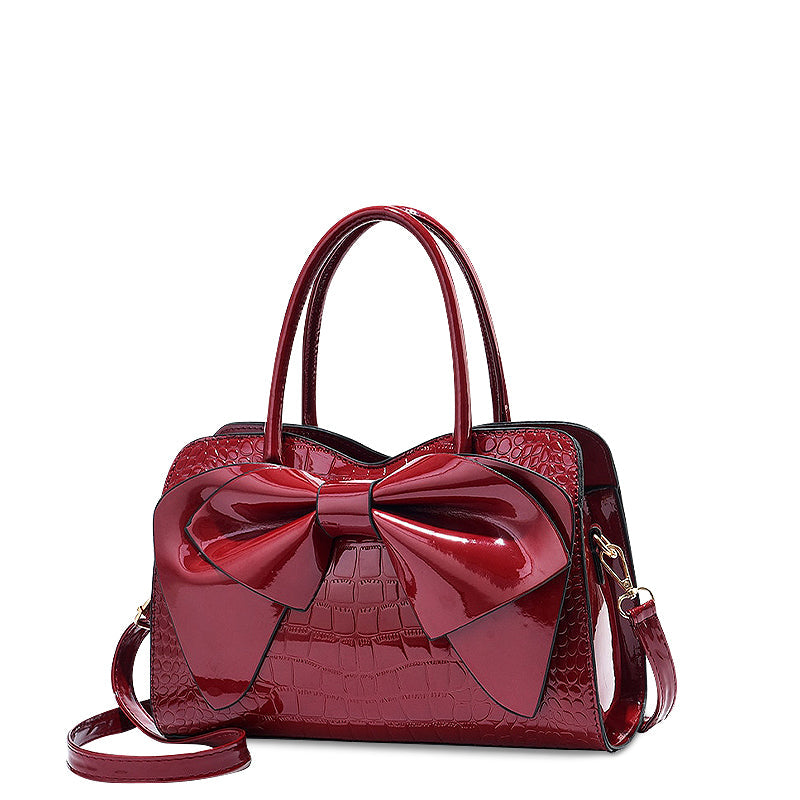 NOUVEAU RICHE Elegante Handtasche Aus Hochwertigem Veganem Leder Mit Weichem Innenfutter Und Goldfarbenen Metallen Burgund