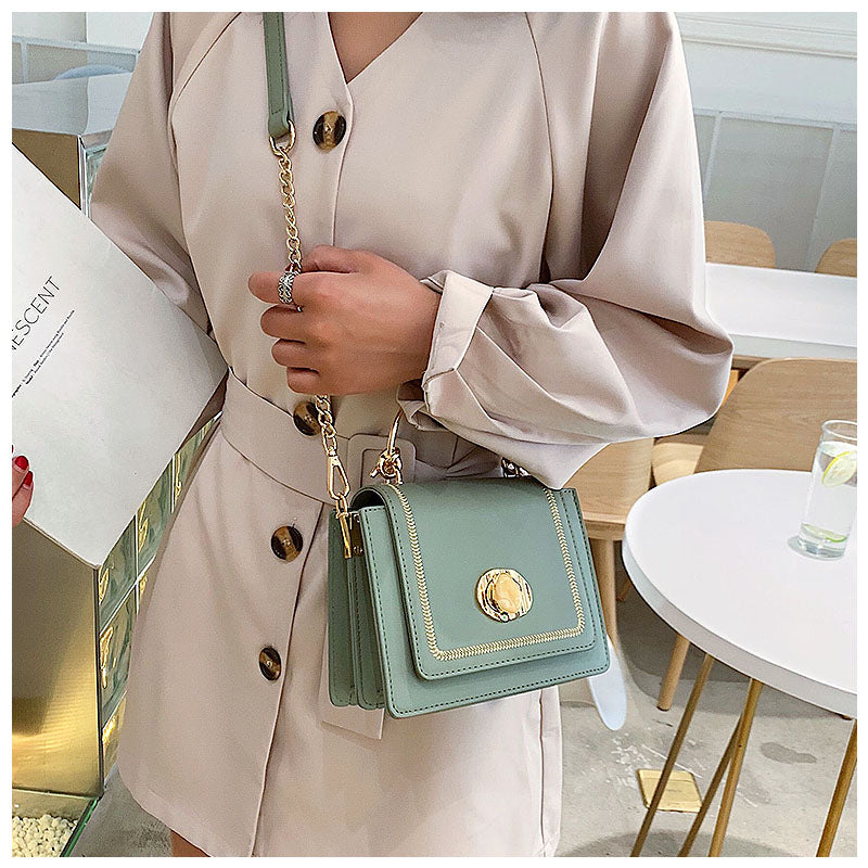 NOUVEAU RICHE Elegante Handtasche Aus Hochwertigem Veganem Leder Mit Weichem Innenfutter Und Goldfarbenen Metallteilen