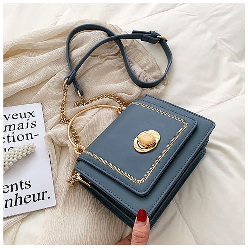 NOUVEAU RICHE Elegante Handtasche Aus Hochwertigem Veganem Leder Mit Weichem Innenfutter Und Goldfarbenen Metallteilen Blau