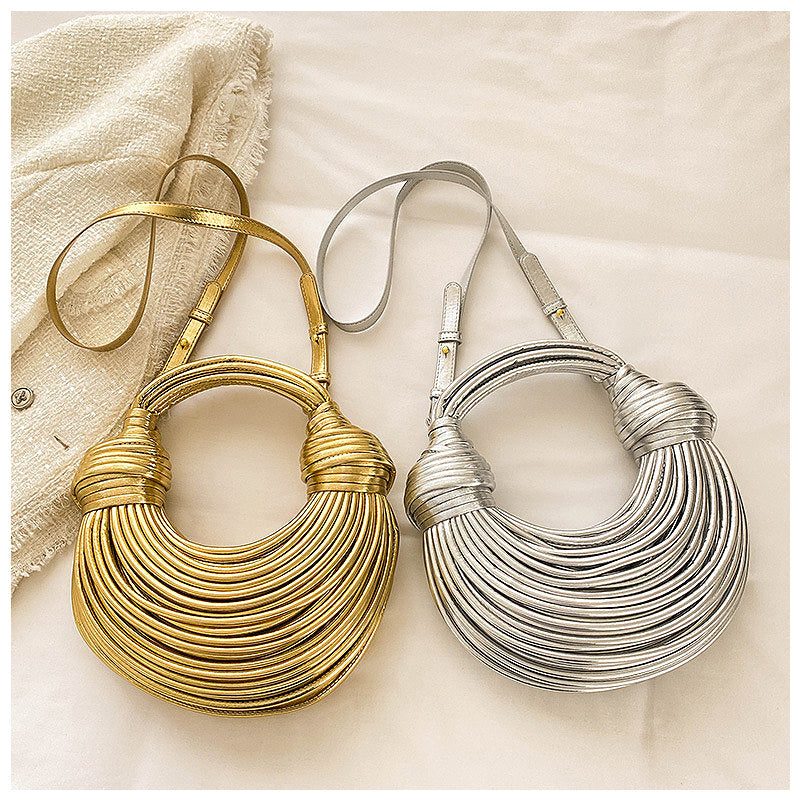 NOUVEAU RICHE Stylische Handtasche Aus Hochwertigem Veganem Leder Mit Goldfarbenen Metallteilen 25 cm X 10 Zoll Ideal Für Jedes Outfit