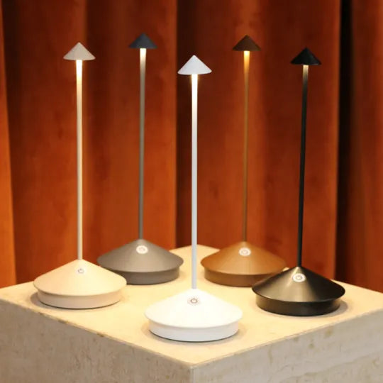 NOUVEAU RICHE Kabellose LED-Tischlampe – Akku Tischlampe Dimmbar für Esstisch, Nachttisch & Terrasse, Aluminium, Wasserabweisend – ModernLumin