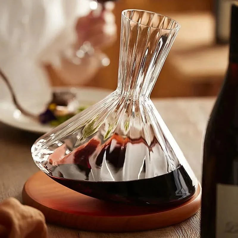 NOUVEAU RICHE Drehbarer Glasdekanter Aus Kristallglas 1 Liter 360°-Drehfunktion Default