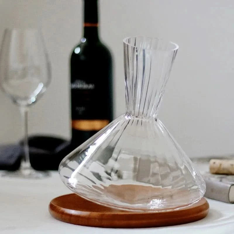 NOUVEAU RICHE Drehbarer Glasdekanter Aus Kristallglas 1 Liter 360°-Drehfunktion