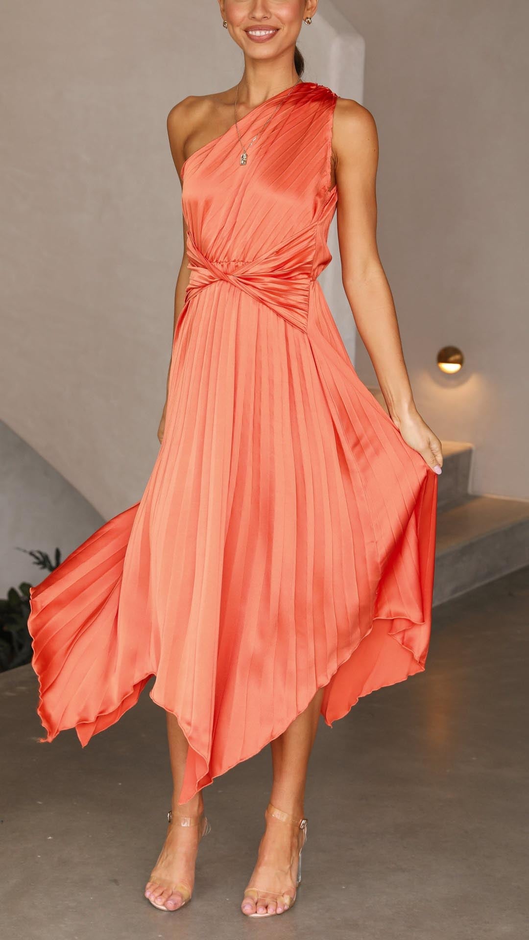 NOUVEAU RICHE Einschulter Midi Kleid Mit Falten Und Taillendesign Rock