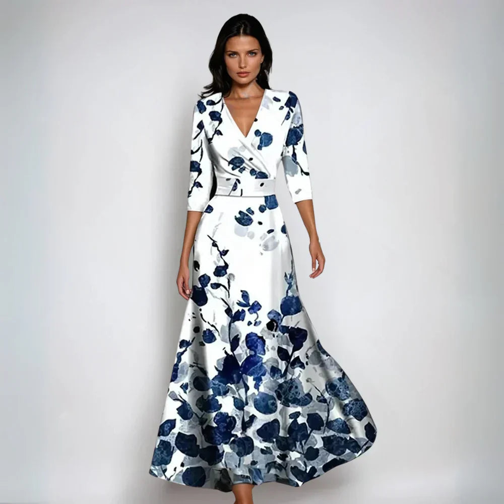 NOUVEAU RICHE Merch | Damen-Wickelkleid – Blumendetails & femininer Sitz Weiß