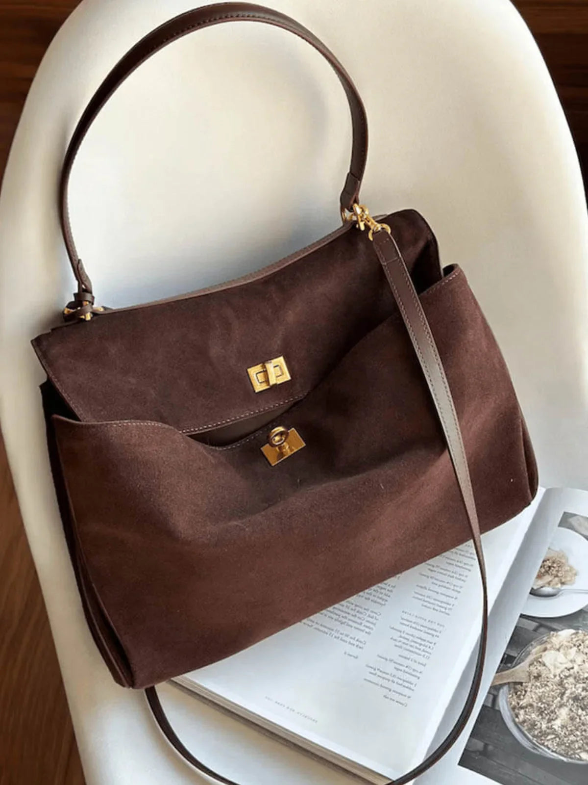 NOUVEAU RICHE Elegante Wildledertasche Mit Tragegriff Oben Und Drehverschluss Für Frauen Ideal Für Alltag Und Besondere Anlässe