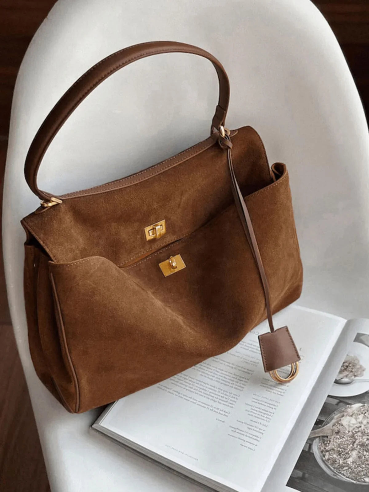 NOUVEAU RICHE Elegante Wildledertasche Mit Tragegriff Oben Und Drehverschluss Für Frauen Ideal Für Alltag Und Besondere Anlässe