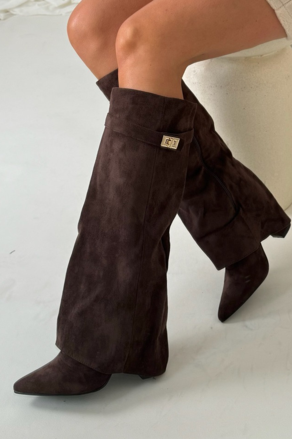 NOUVEAU RICHE Hohe Stiefel Mit Patte Und Überschlag Blockabsatz Aus Leder