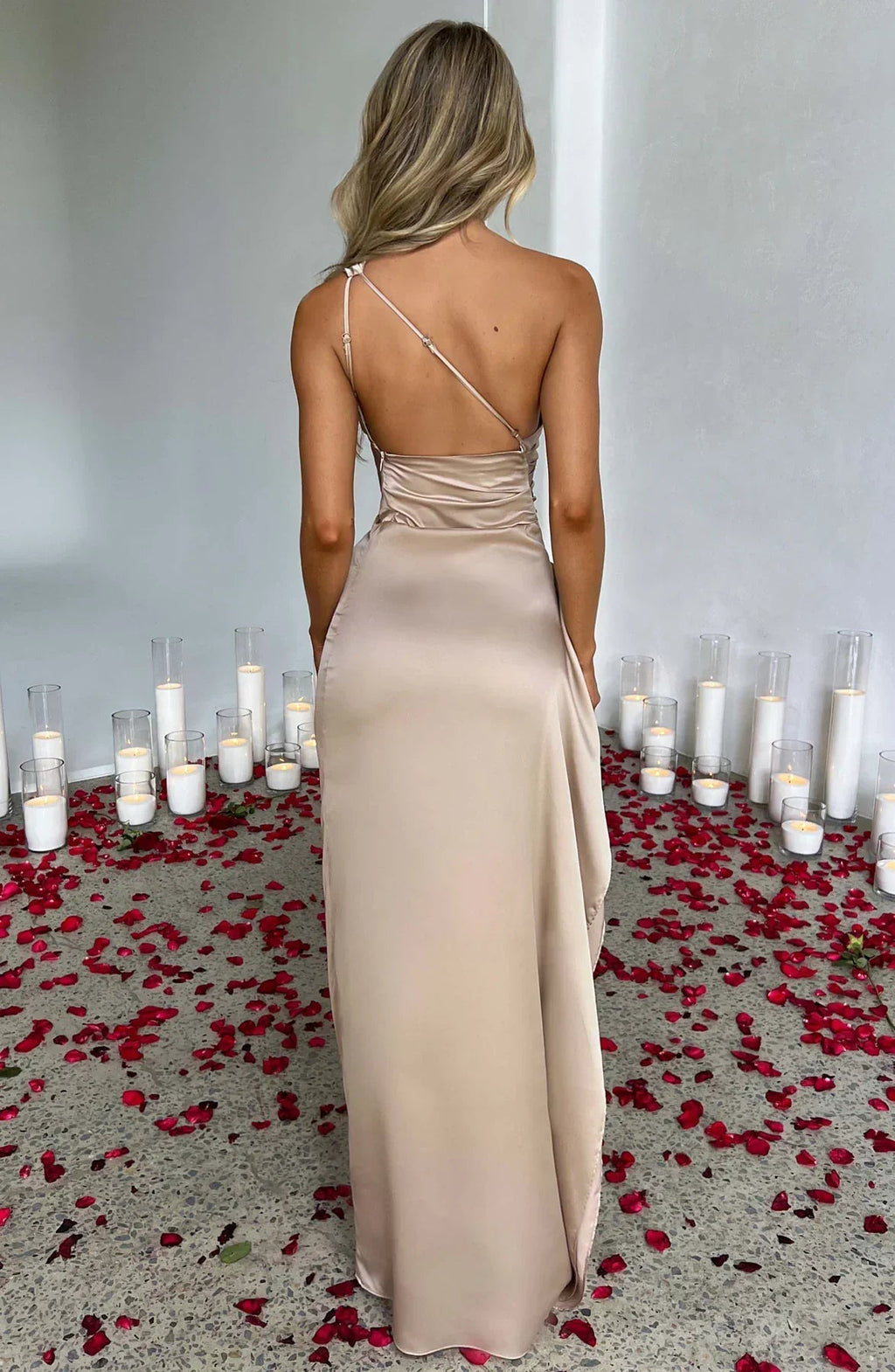 NOUVEAU RICHE Elegantes Satin Abendkleid Für Gala Und Abendessen Party