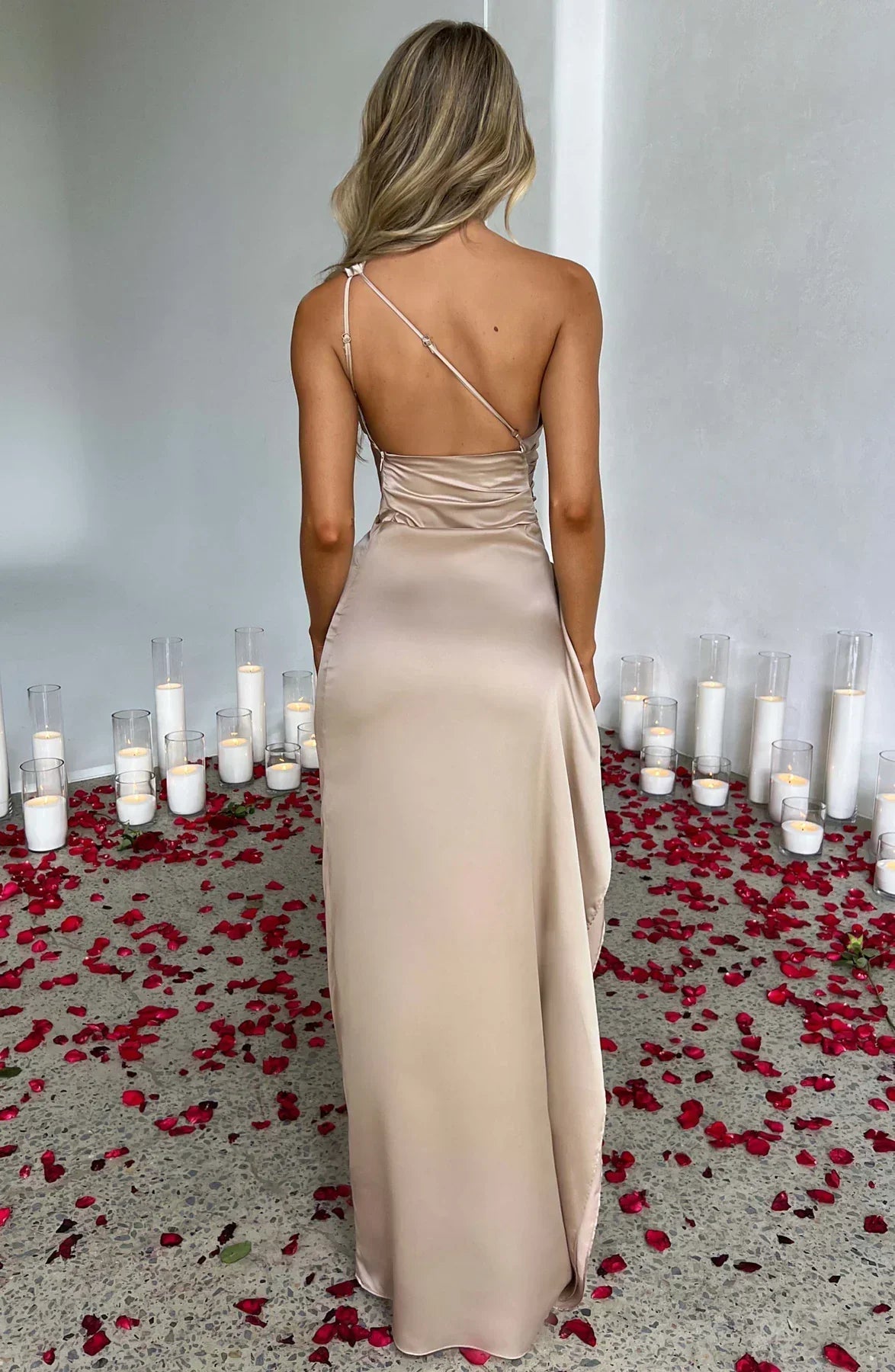 NOUVEAU RICHE Elegantes Satin Abendkleid Für Gala Und Abendessen Party
