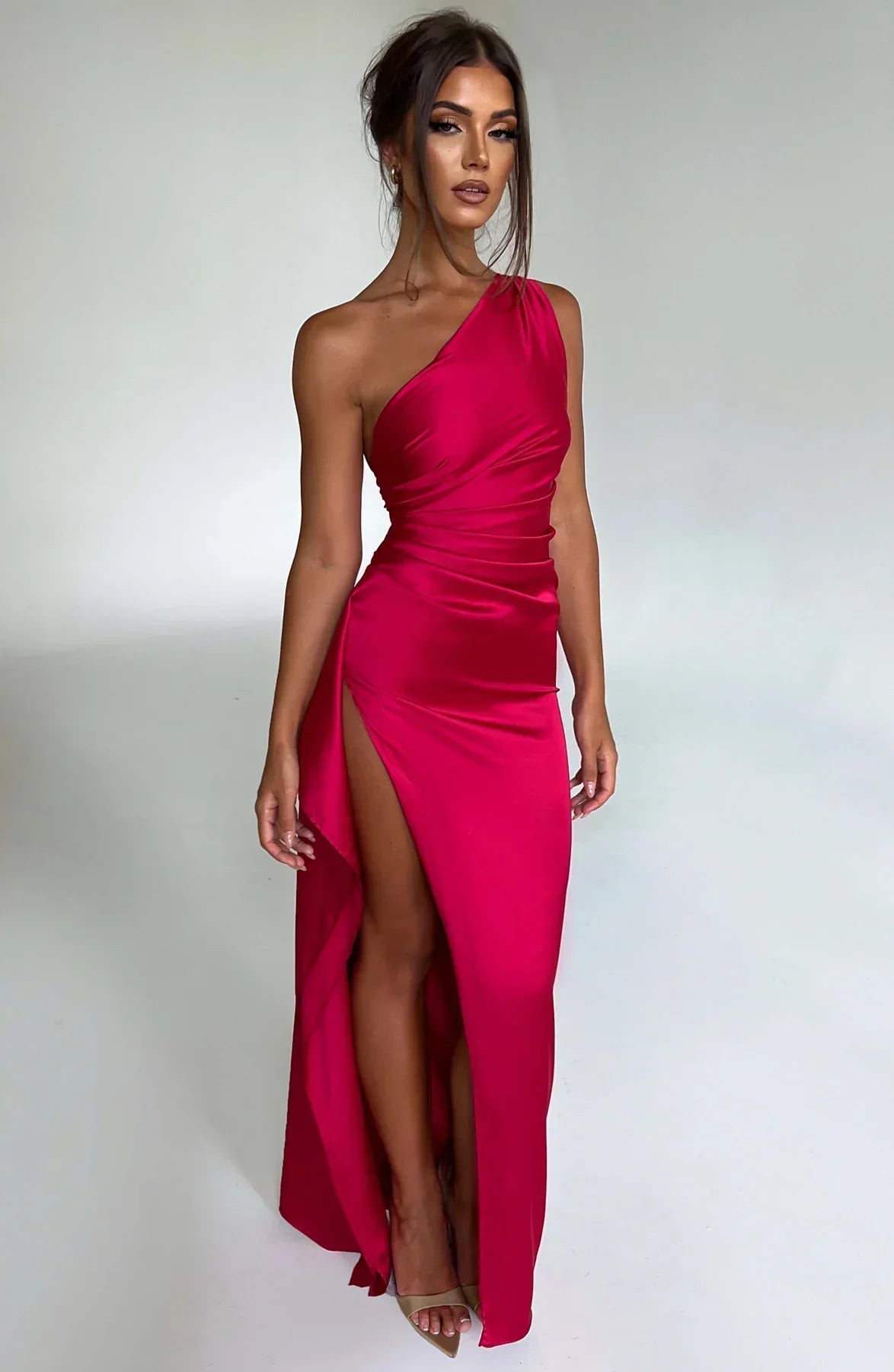 NOUVEAU RICHE Elegantes Satin Abendkleid Für Gala Und Abendessen Party Rot (3 noch auf Lager)