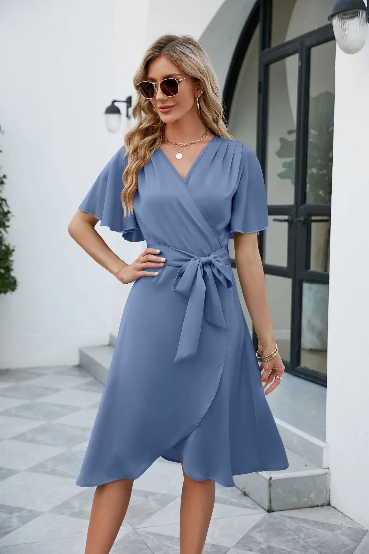 NOUVEAU RICHE Elegantes Wickelkleid Mit V Ausschnitt Und Schleifendetail Grau und Blau