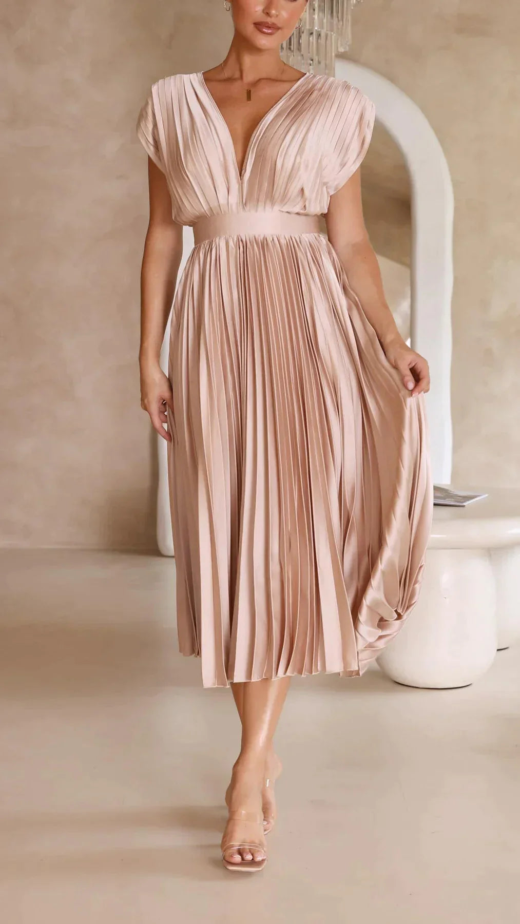NOUVEAU RICHE Damen Abendkleid – Elegantes Plissee-Design & Fließender Schnitt Champagner