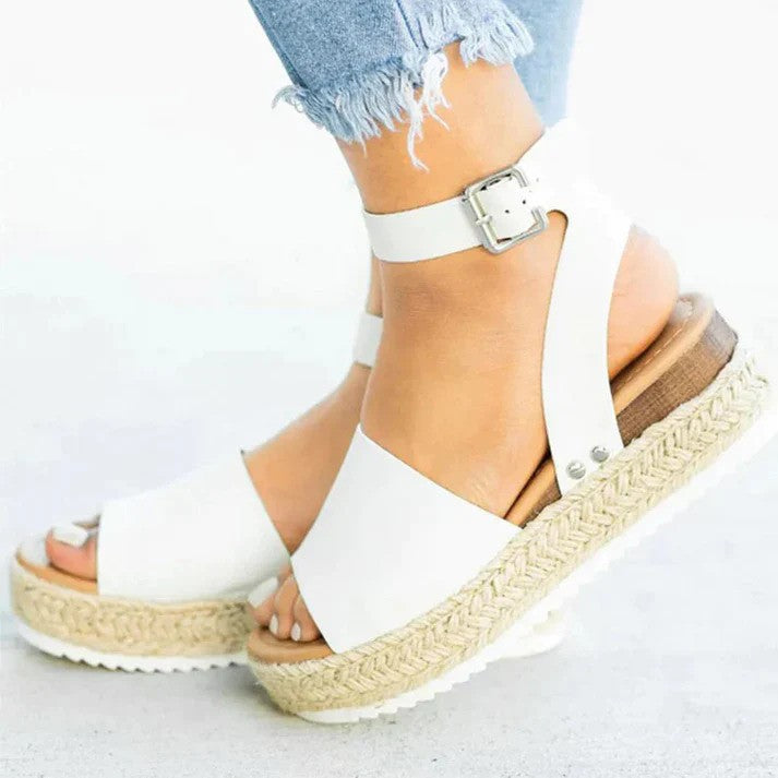 NOUVEAU RICHE Damen Sommersandalen – Elegant & Komfortabel für legere Anlässe Weiß